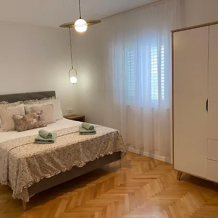 Olive Apartment *