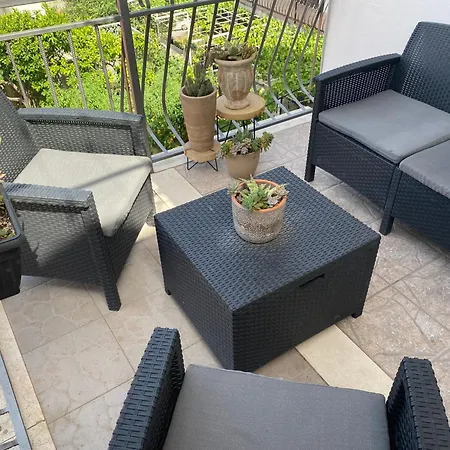 Olive Apartment