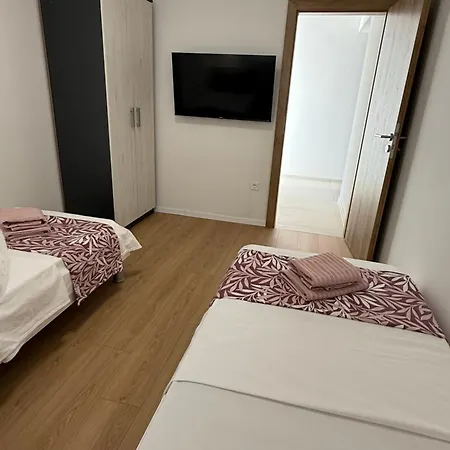 Olive Apartment Split