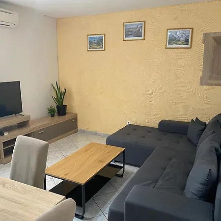 Olive Apartment *